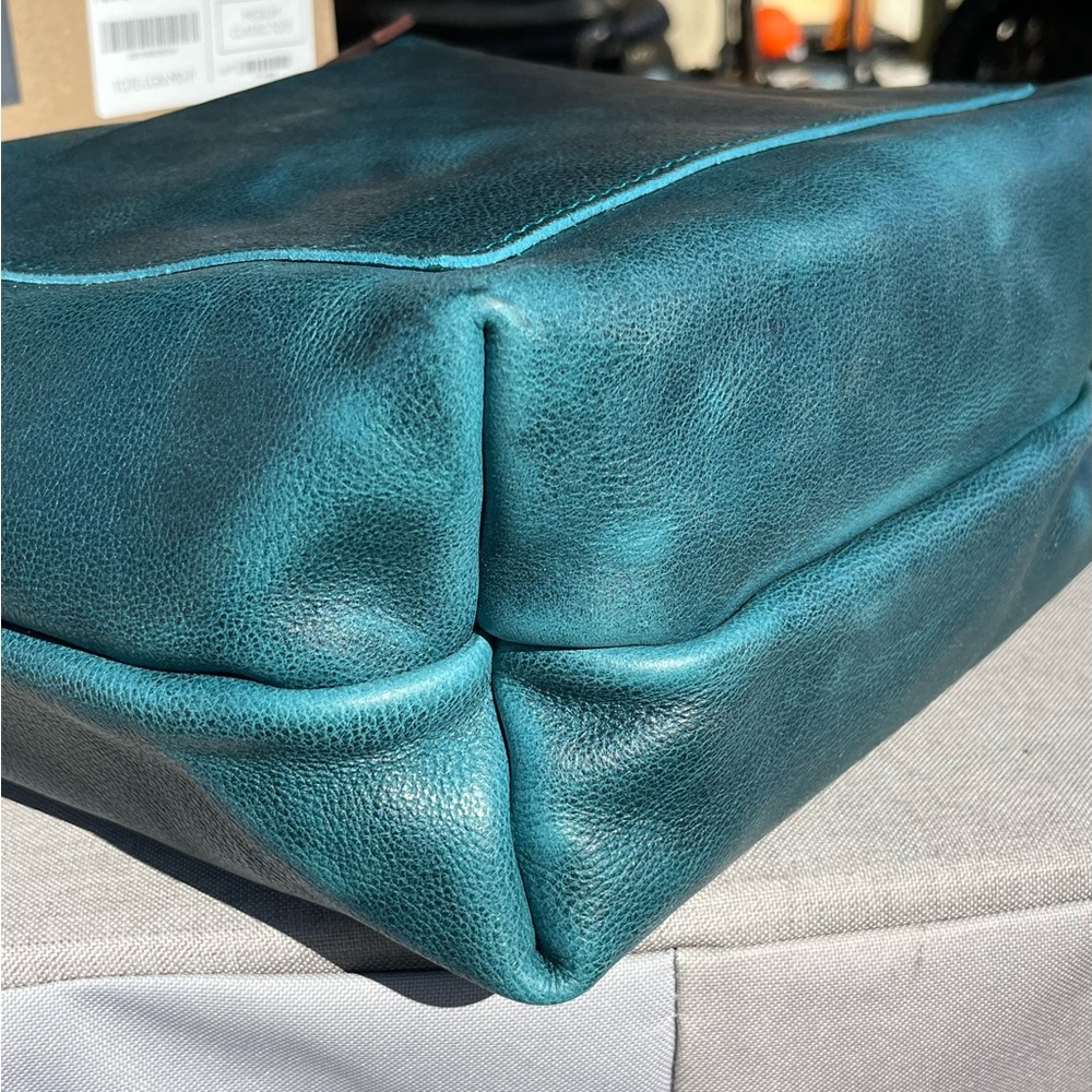 BNNU Portland Leather Goods Premium Limited Edition Lagoon Medium Classic Tote - Picture 5 of 7